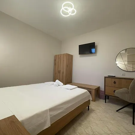 La Casa De Verano * 斯卡拉索提罗斯